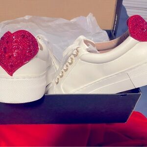 Betsey Johnson Presley 5.5 white/multi